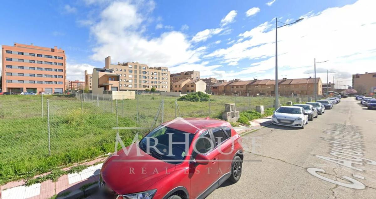 Terreno en venta en Parla, Madrid photo 2