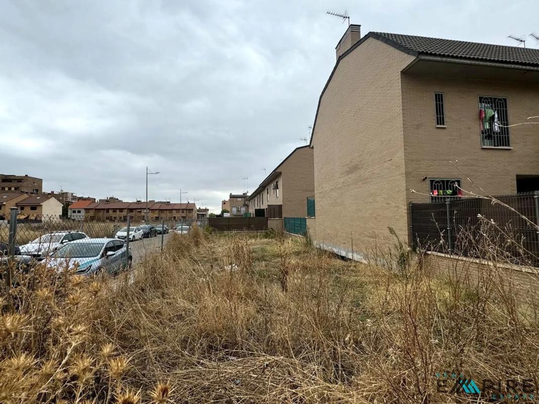 Terreno en venta en Parla, Madrid photo 1