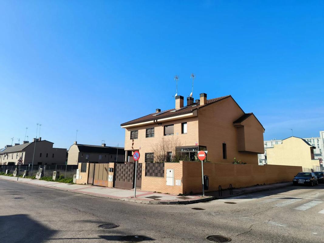 Terreno en venta en Parla, Madrid photo 3