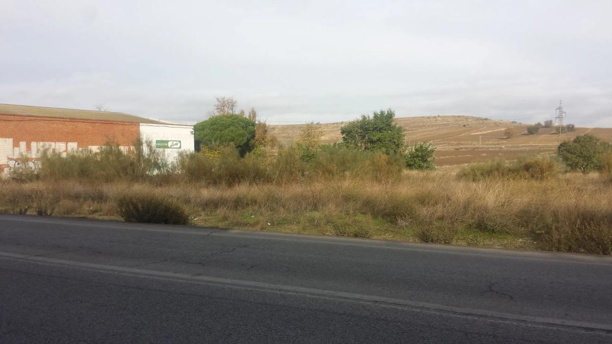 Terreno en venta en Parla, Madrid photo 1
