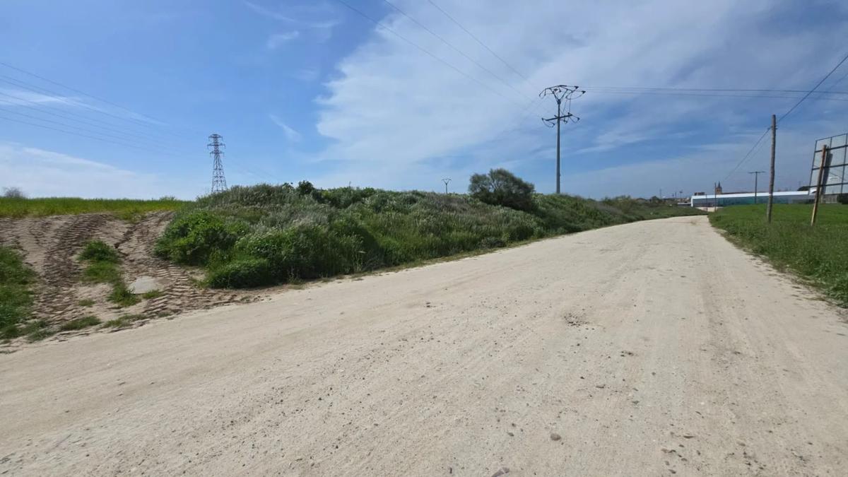 Terreno en venta en Torrejón de Velasco, Madrid photo 1