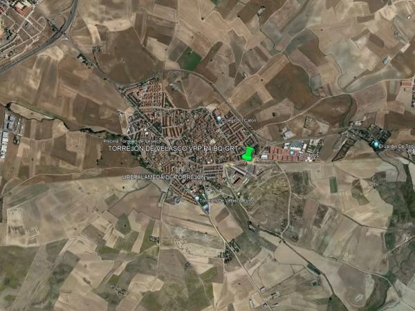 Terreno en avenida Tomás y Valiente thumbnail 2