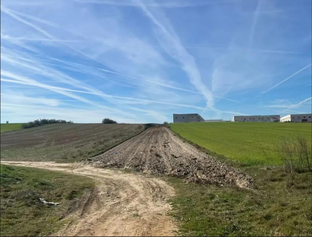 Działka na sprzedaż w Torrejón de la Calzada, Madryt photo 4