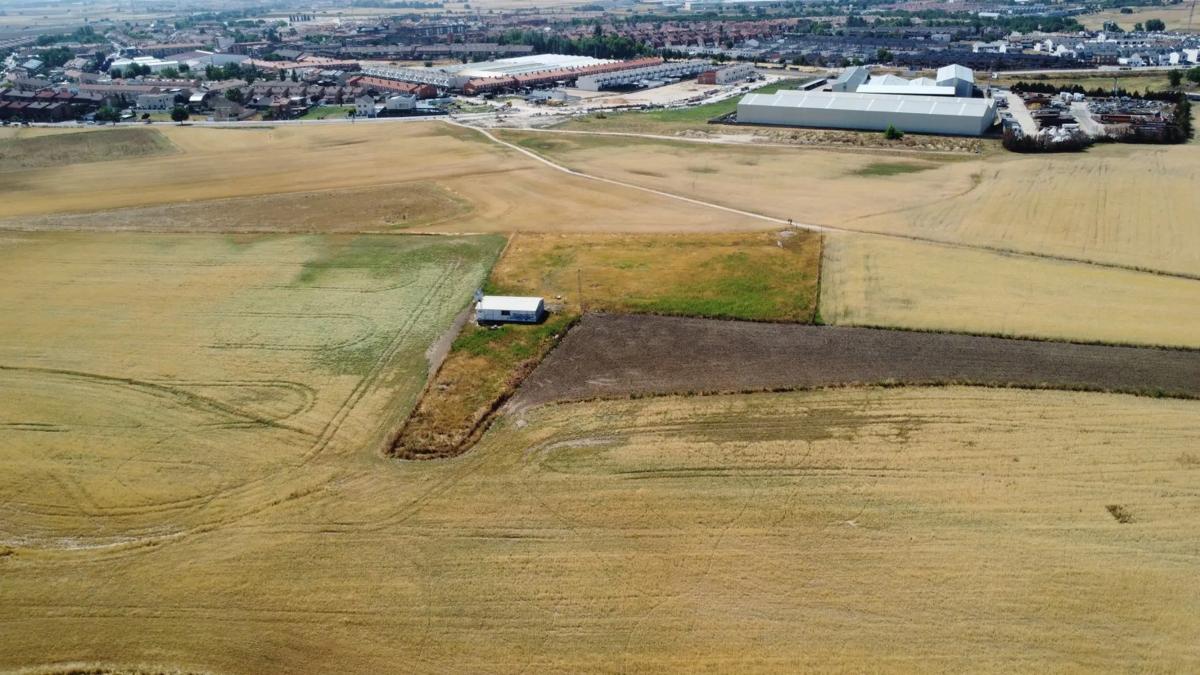 Działka na sprzedaż w Torrejón de la Calzada, Madryt photo 1
