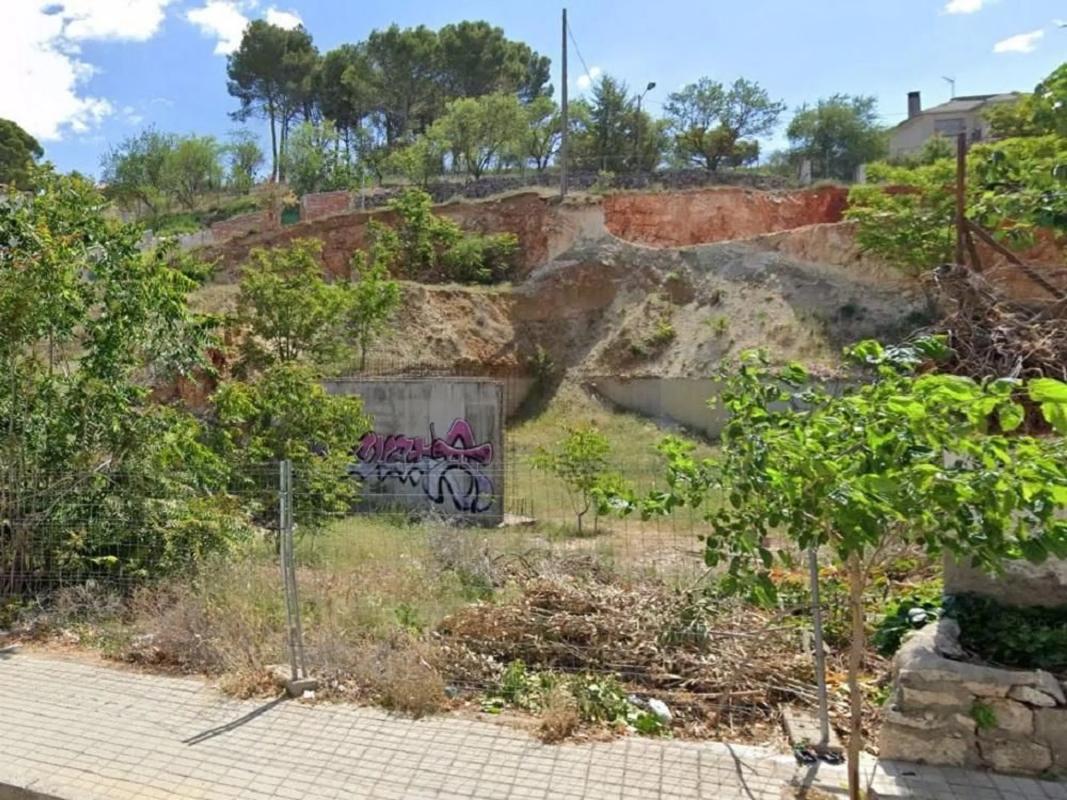 Terreno en venta en Valdelaguna, Madrid photo 1