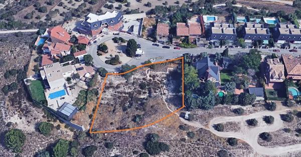 Terreno en calle Geranios photo 3