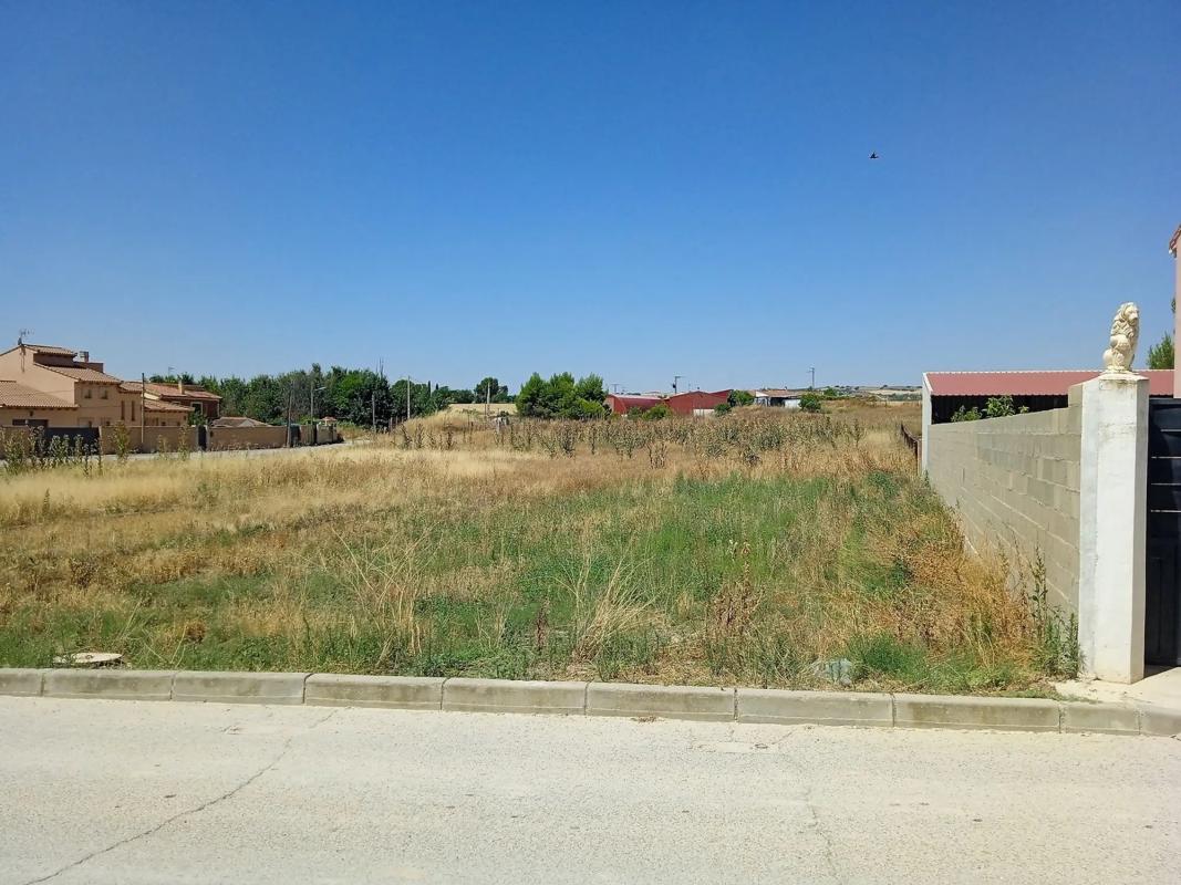 Land for sale in Estremera, Madrid photo 1