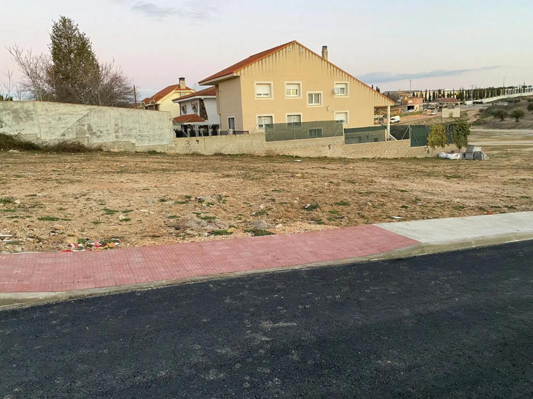 Terreno en venta en Campo Real, Madrid photo 2