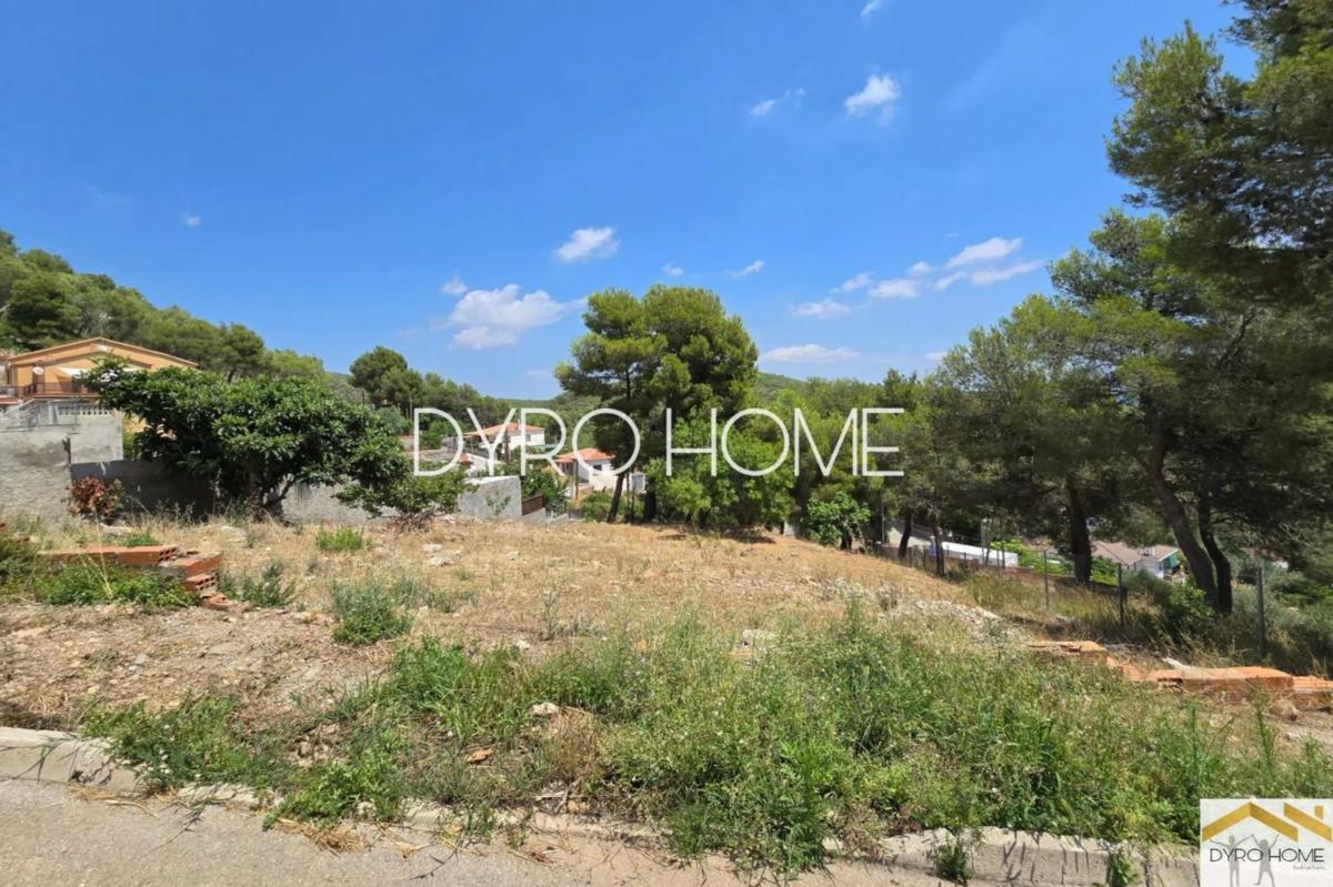 Terreno en venta en Font-Rubí, Barcelona photo 2
