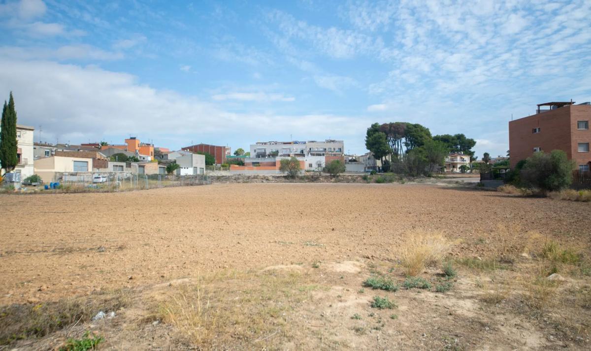 Terreno en venta en La Granada, Barcelona photo 4