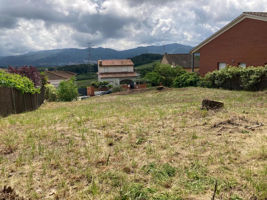 Terreno en venta en Sant Llorenç d'Hortons, Barcelona photo 1