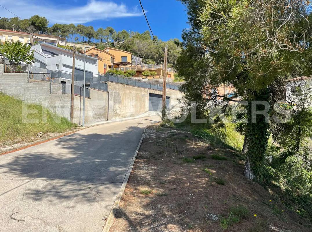 Участок земли на продажу в Фонт-Руби, Барселона photo 3