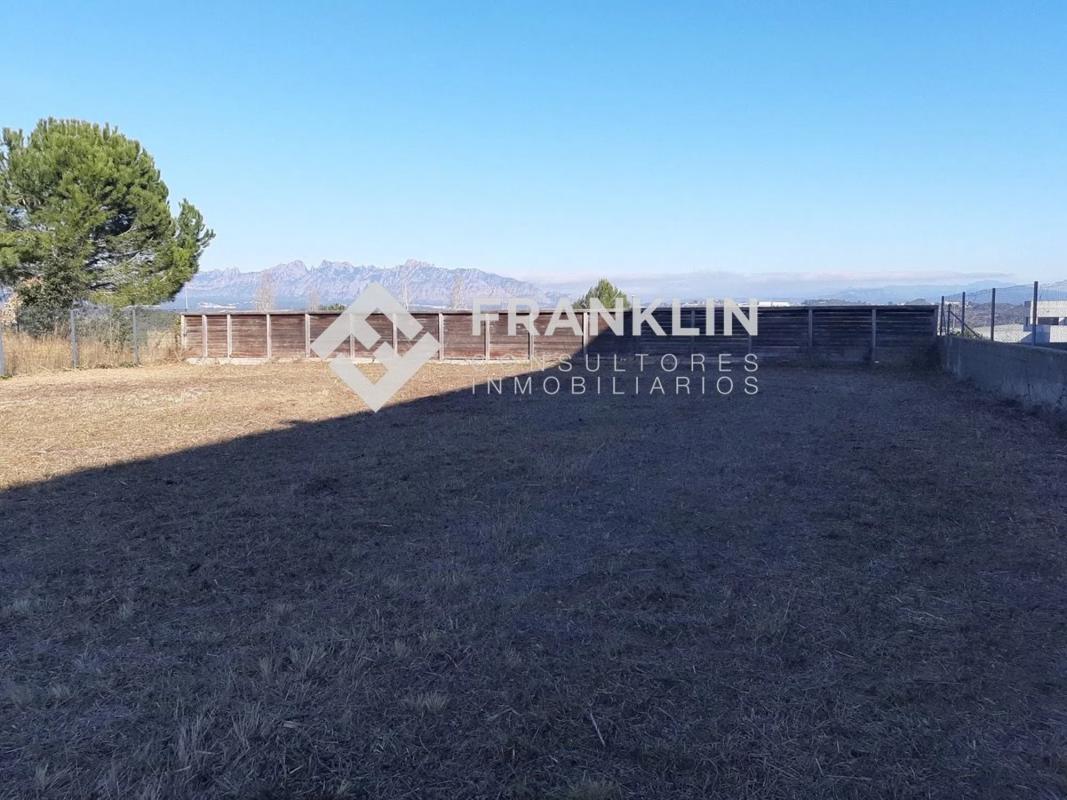 Terreno en venta en Sant Llorenç d'Hortons, Barcelona photo 2