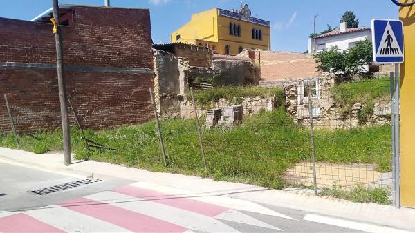 Terreno en avenida U, 60 photo 1