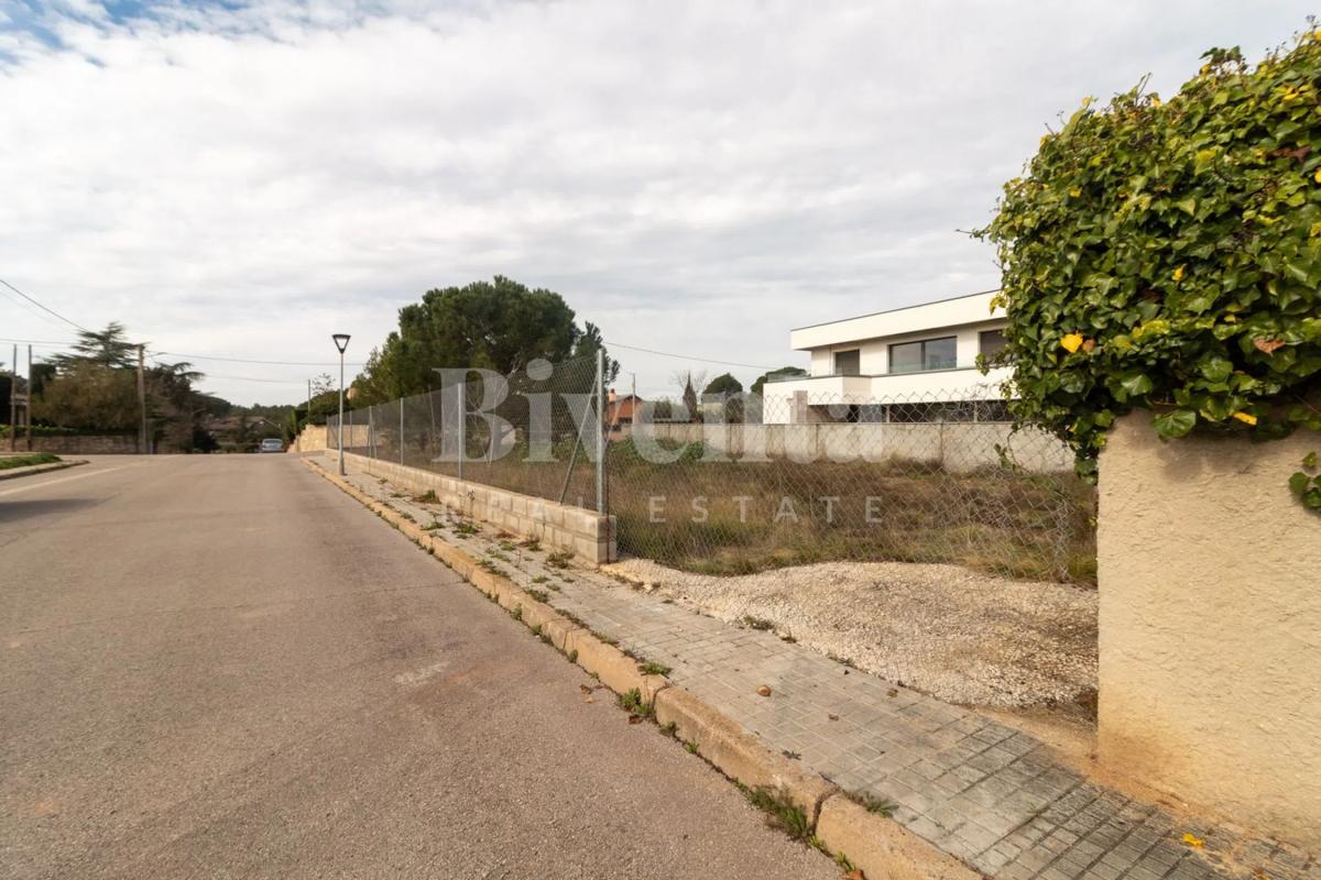Участок земли на продажу в Ла Торре де Кларамунт, Барселона photo 4