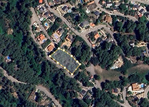 Terreno en calle Avets, 7 photo