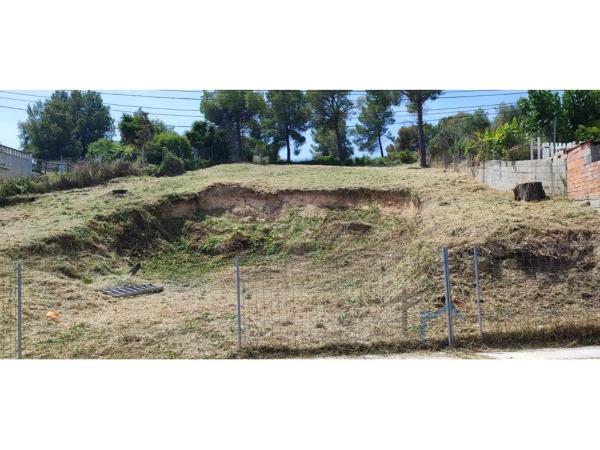 Terreno en calle Mirador de Montserrat photo 3