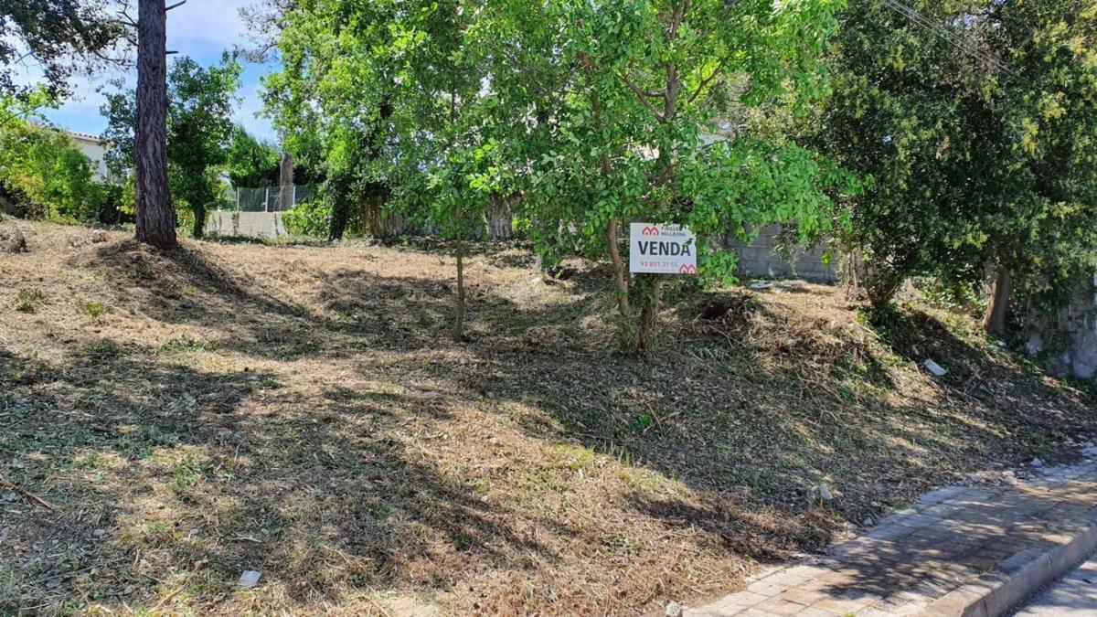 Terreno en venta en La Torre de Claramunt, Barcelona photo 1
