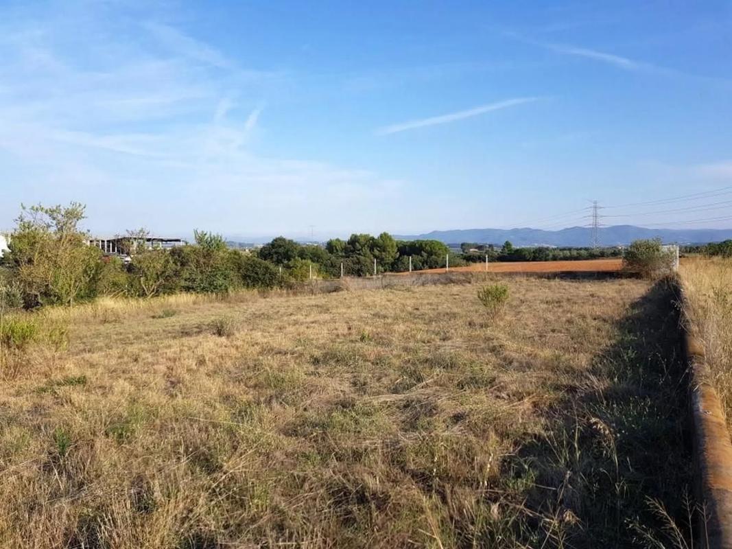 Terreno en venta en Els Hostalets de Pierola, Barcelona photo 3