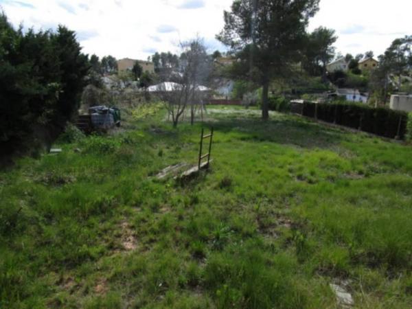 Terreno en calle Olot photo 1