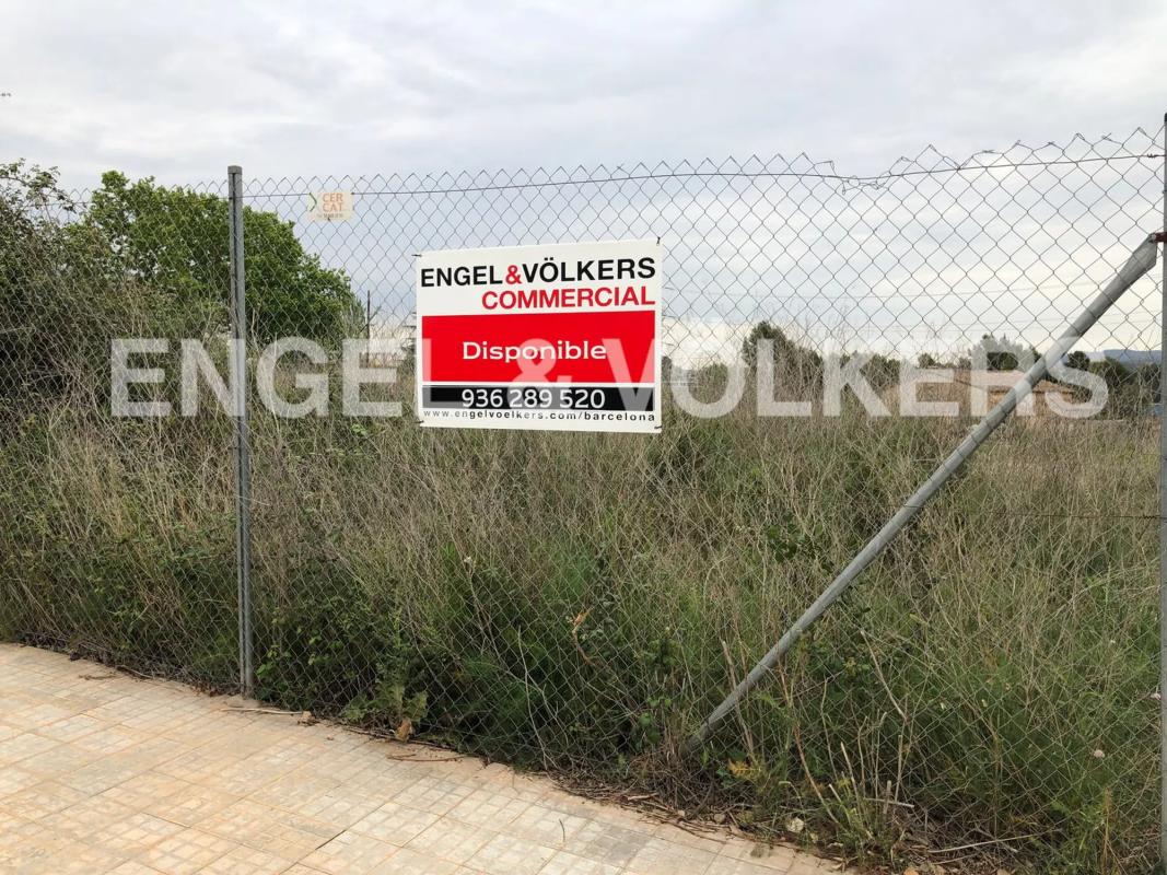 Properties for sale and rent in Spain photo 1