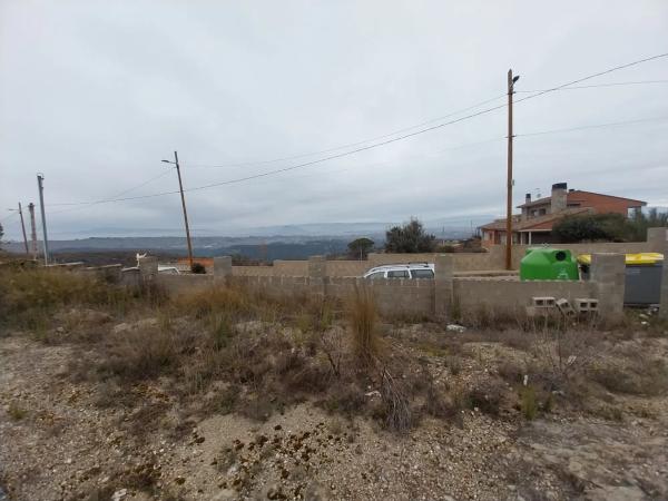 Terreno en calle Isard photo 1