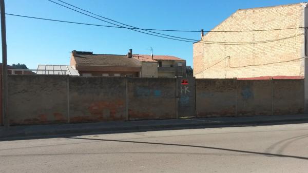 Terreno en calle de Mossèn Joan Orriols s/n photo 3
