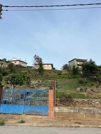Terreno en calle Burjons photo 1