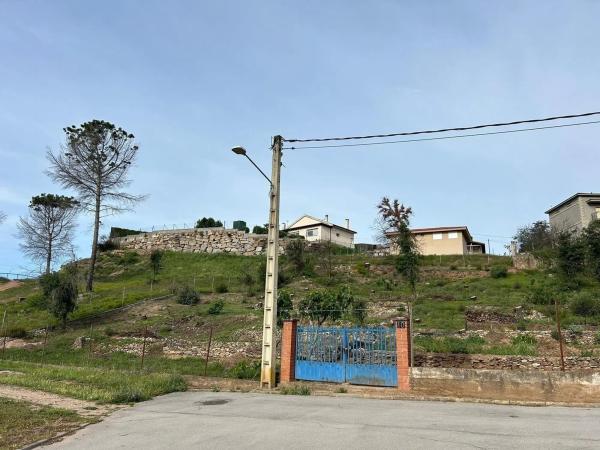 Terreno en calle Burjons thumbnail 2