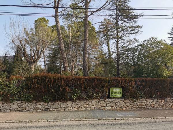 Terreno en avenida Pirineus photo 1