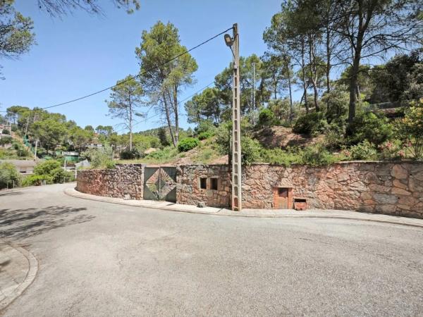 Terreno en calle del Montcau thumbnail 2