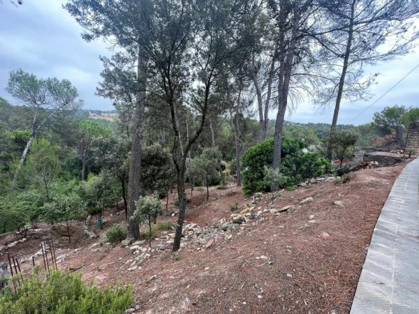 Terreno en calle de Pau Casals thumbnail 1