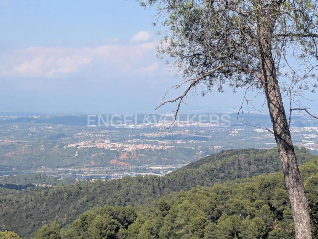 Terreno en venta en Corbera de Llobregat, Barcelona photo 5