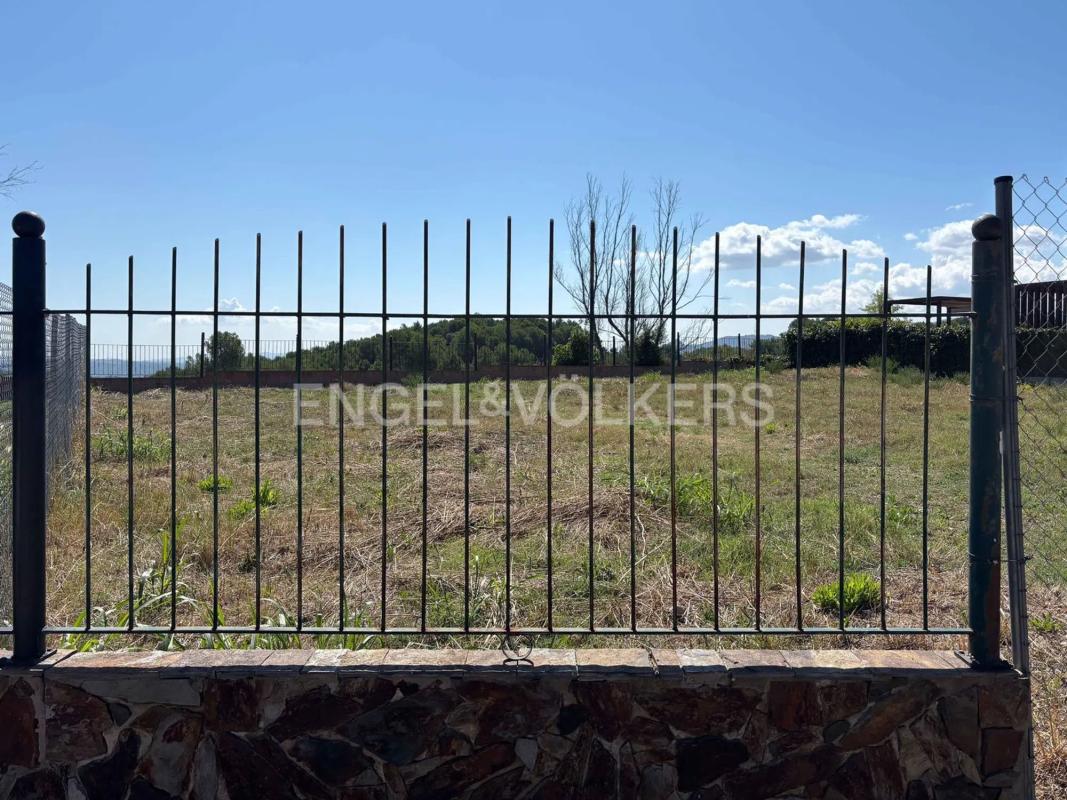 Land for sale in Sant Esteve Sesrovires, Barcelona photo 2