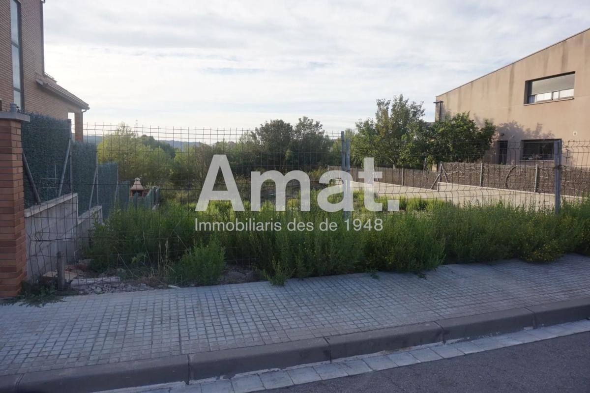 Terreno en venta en El Papiol, Barcelona photo 2
