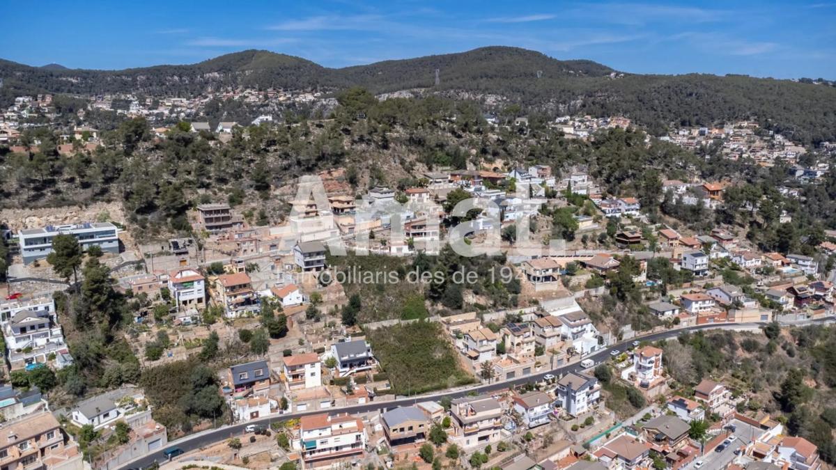 Terreno en venta en Vallirana, Barcelona photo 3