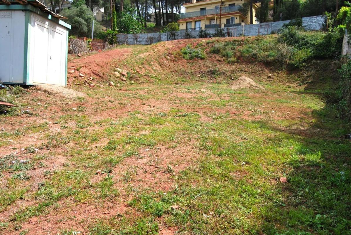 Terreno en venta en Castellví de Rosanes, Barcelona photo 2