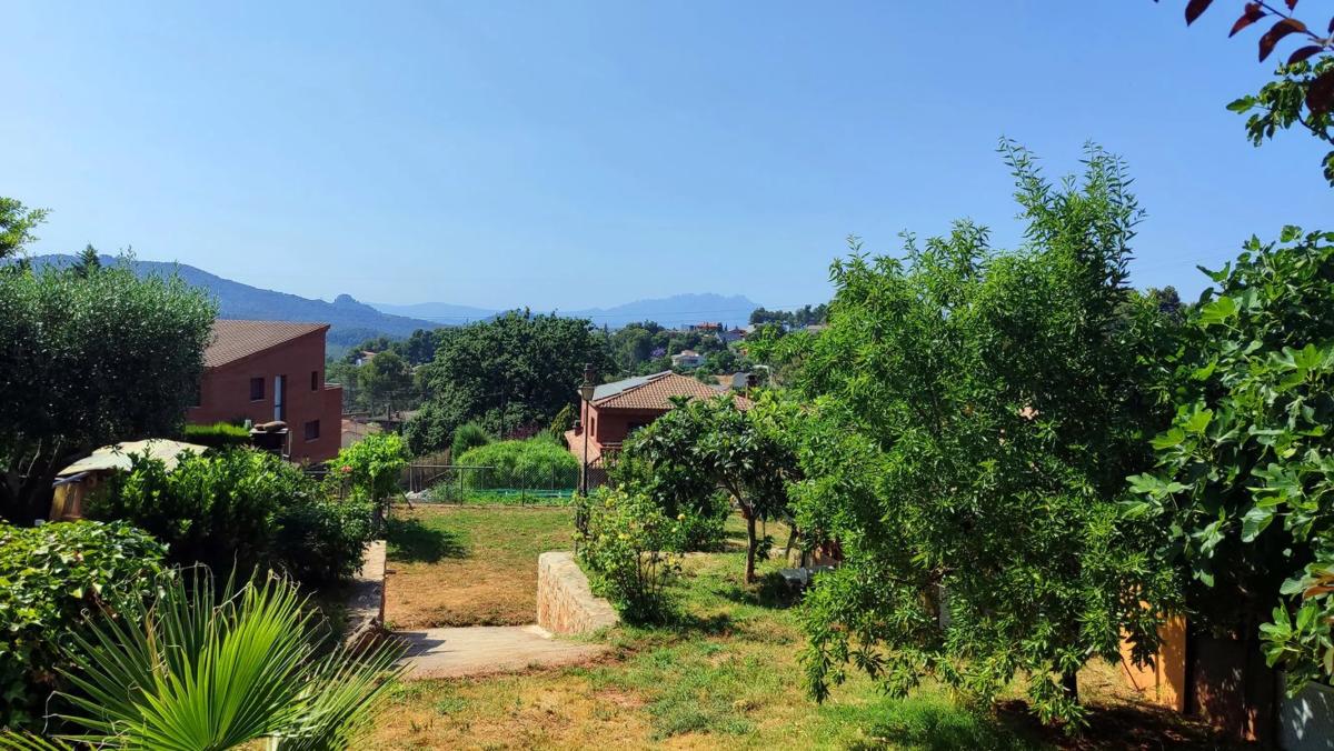 Terreno en venta en Corbera de Llobregat, Barcelona photo 1