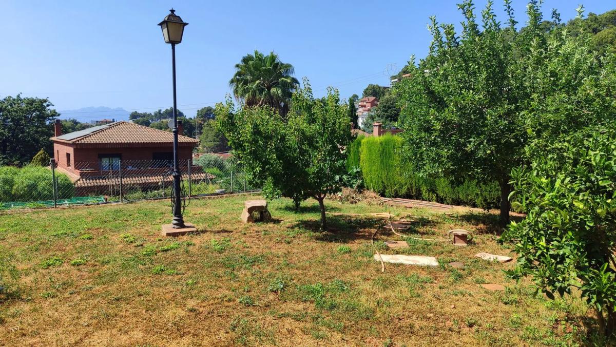 Terreno en venta en Corbera de Llobregat, Barcelona photo 3