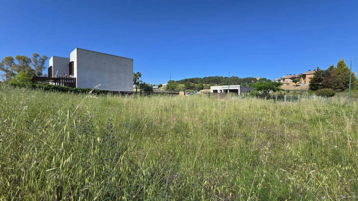 Land for sale in Sant Esteve Sesrovires, Barcelona photo 1