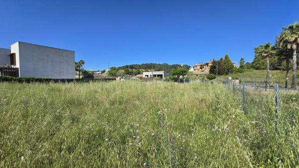 Terreno en avenida Garraf thumbnail 1