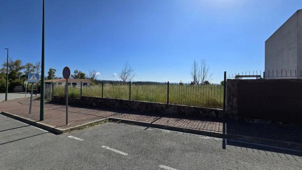 Terreno en avenida Garraf thumbnail 2