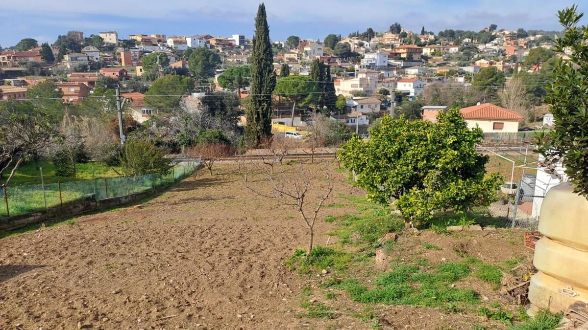 Terreno en venta en Sant esteve Sesrovires, Barcelona photo 1