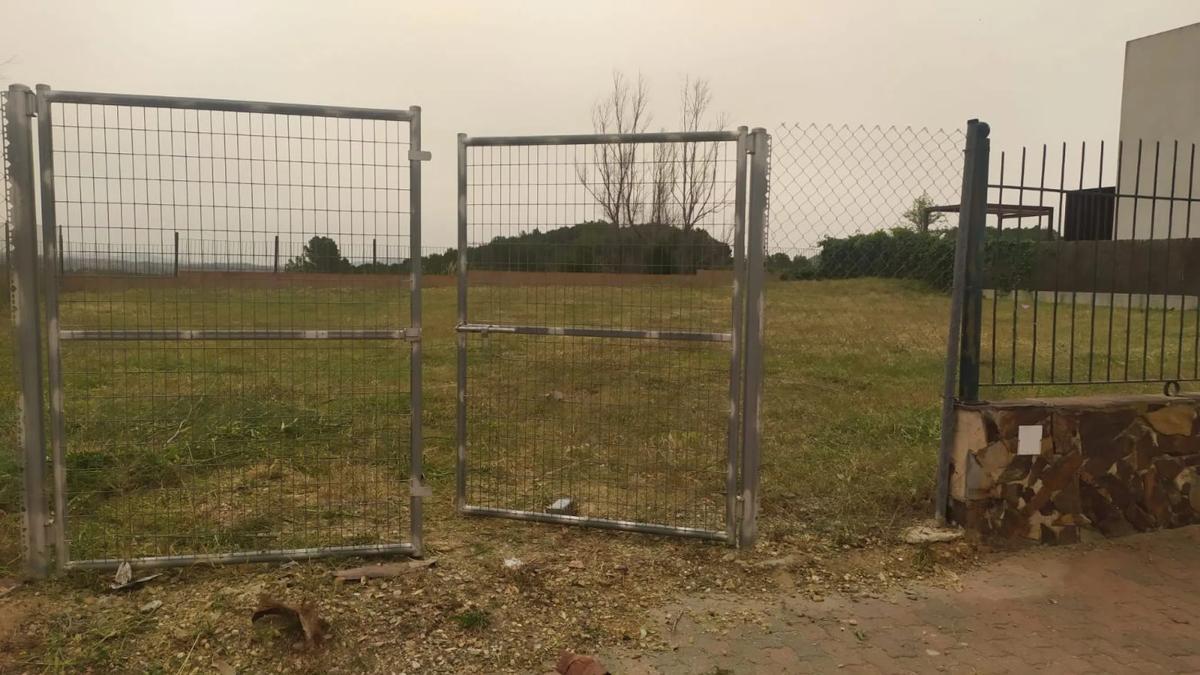 Участок земли на продажу в Сант-Эстеве-Сесровирес, Барселона photo 2