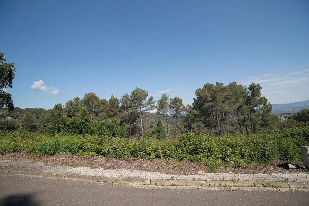 Terreno en venta en Corbera de Llobregat, Barcelona photo 2