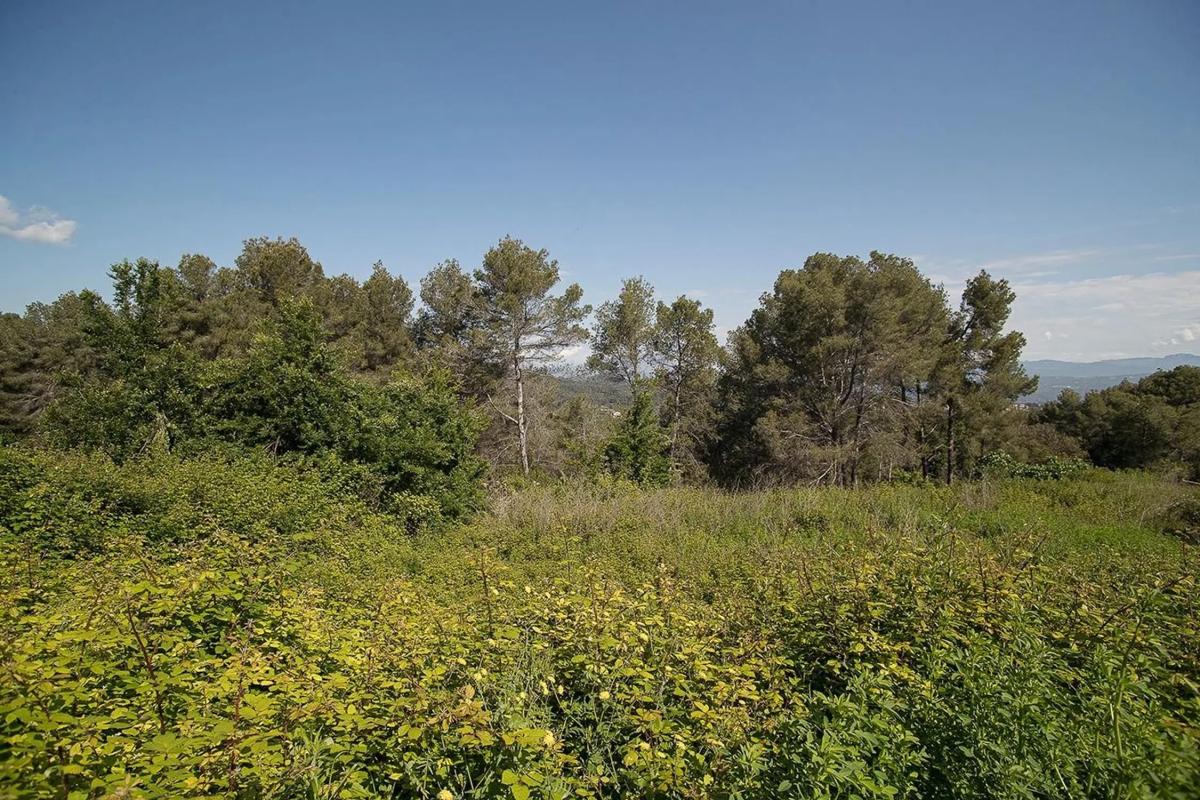 Terreno en venta en Corbera de Llobregat, Barcelona photo 3