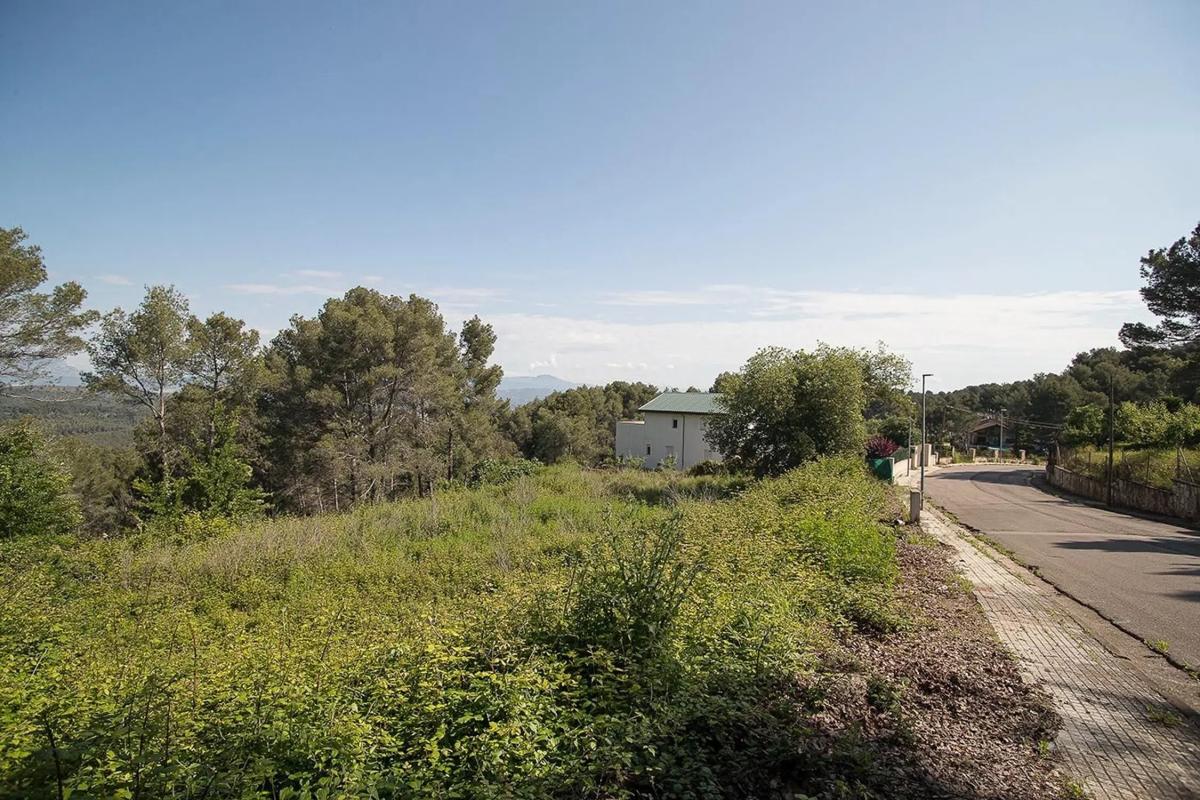 Terreno en venta en Corbera de Llobregat, Barcelona photo 2