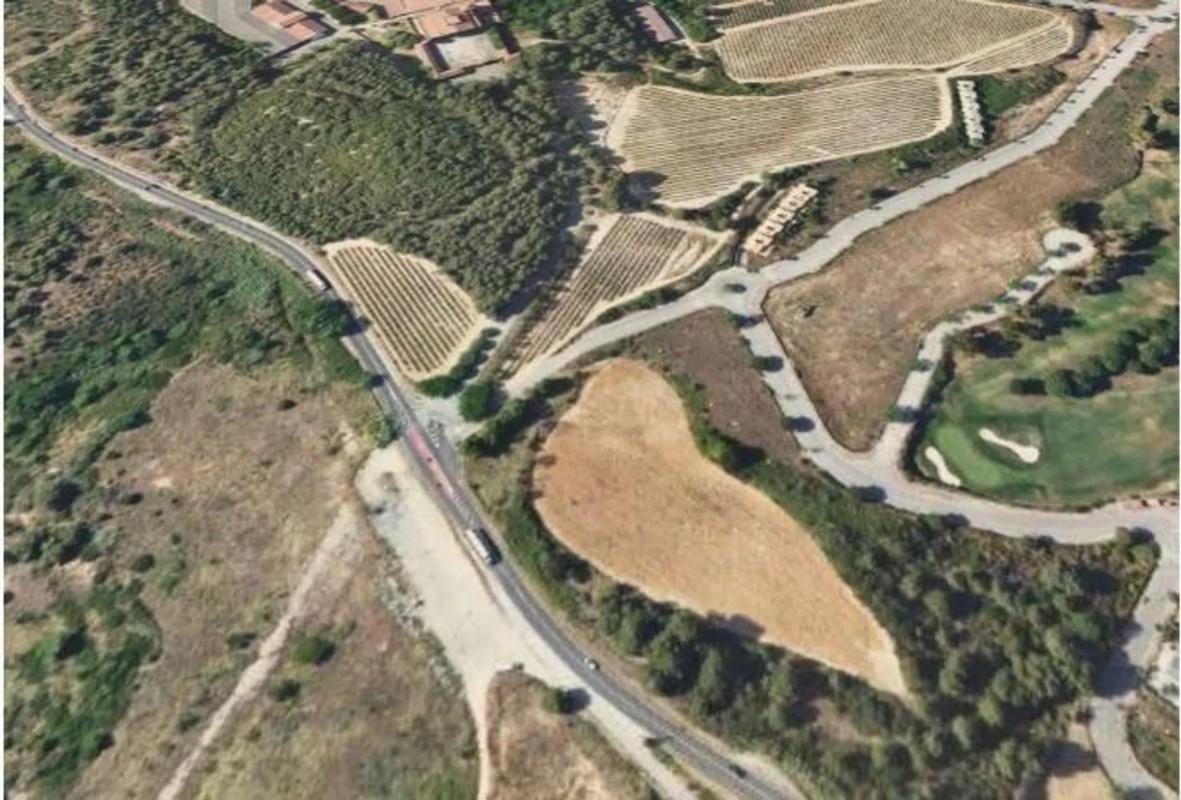 Land for sale in Sant Esteve Sesrovires, Barcelona photo 4