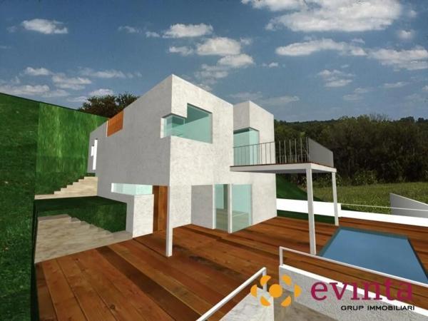 Terreno en calle Puigmal photo 1