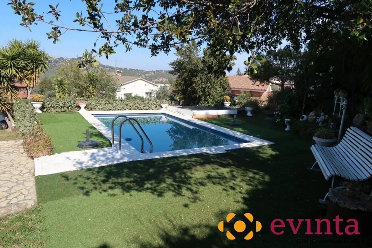 Terreno en venta en Cervelló, Barcelona photo 1